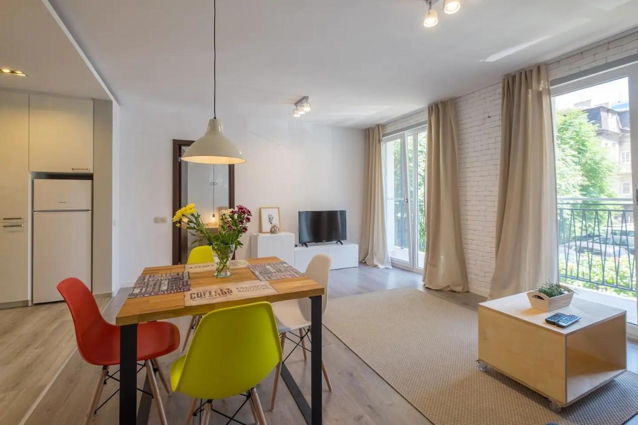 Quiet & Airy Modern Apt. Centre Free Parking סופיה